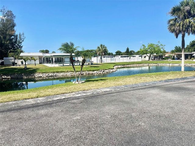 6100 62ND AVENUE N 11, Pinellas Park, FL 33781