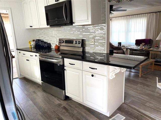 6100 62ND AVENUE N 11, Pinellas Park, FL 33781