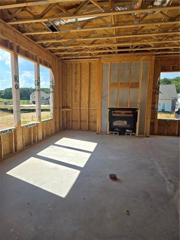 692 Crest Line Trail, Powder Springs, GA 30127