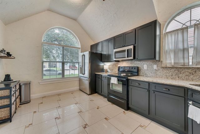 10213 Long Rifle Drive, Fort Worth, TX 76108