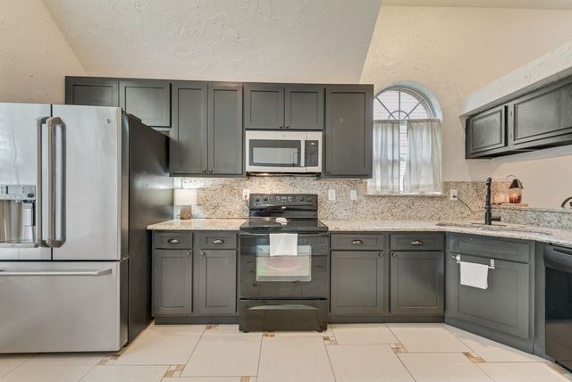 10213 Long Rifle Drive, Fort Worth, TX 76108