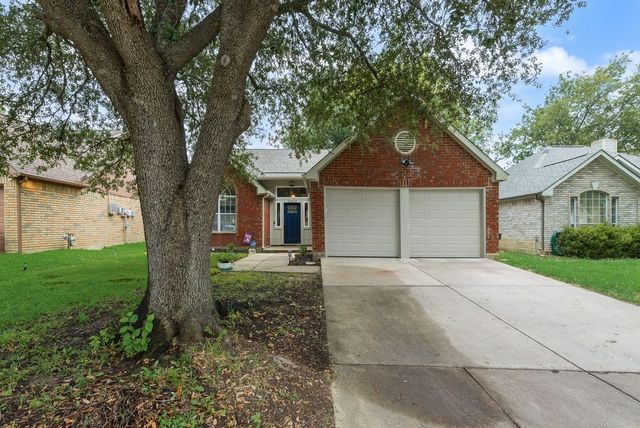 10213 Long Rifle Drive, Fort Worth, TX 76108