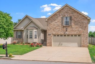 1021 Glenhurst Way, Clarksville, TN 37040