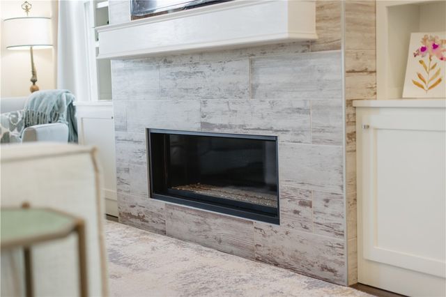 634 SW B Street, Bentonville, AR 72712