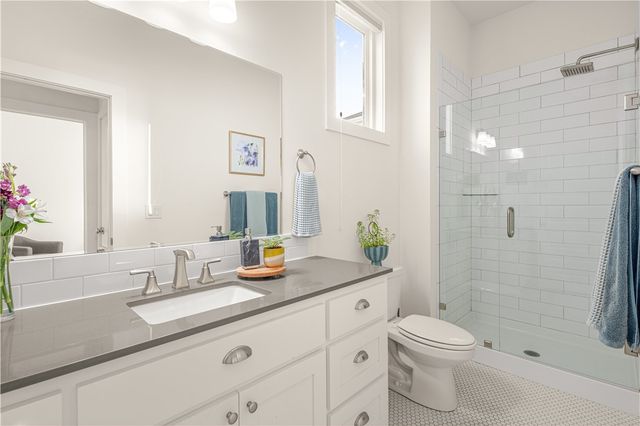 634 SW B Street, Bentonville, AR 72712