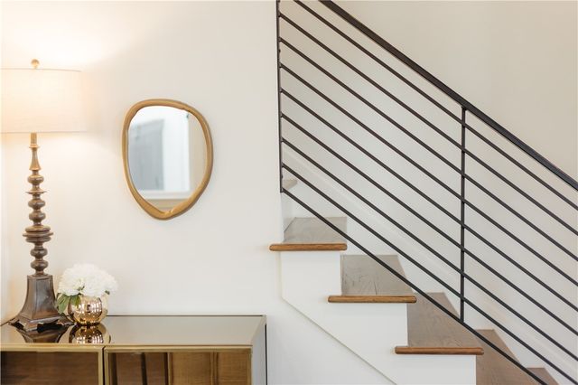 634 SW B Street, Bentonville, AR 72712