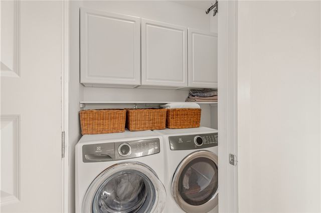 634 SW B Street, Bentonville, AR 72712