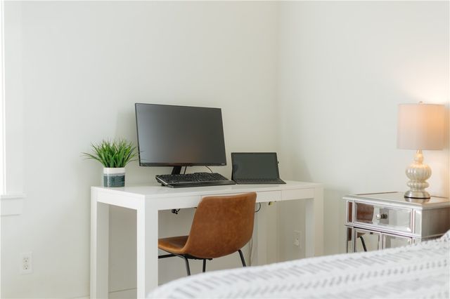 634 SW B Street, Bentonville, AR 72712