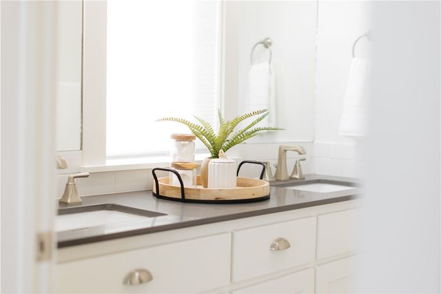 634 SW B Street, Bentonville, AR 72712