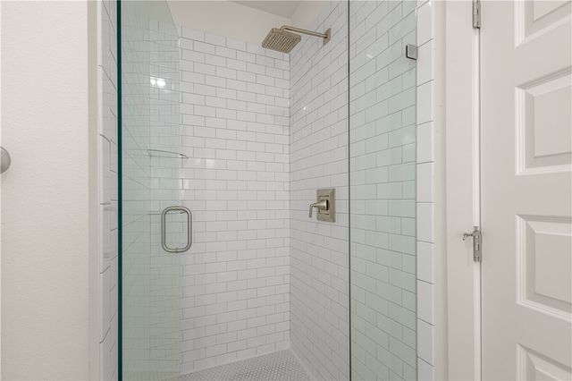 634 SW B Street, Bentonville, AR 72712