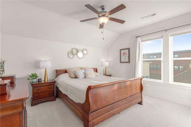 634 SW B Street, Bentonville, AR 72712