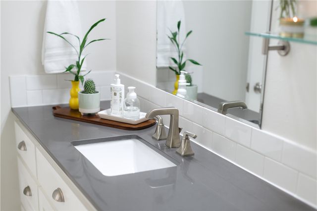 634 SW B Street, Bentonville, AR 72712