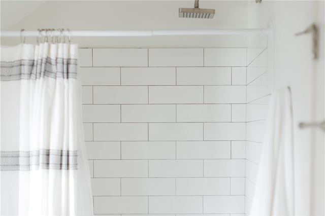 634 SW B Street, Bentonville, AR 72712