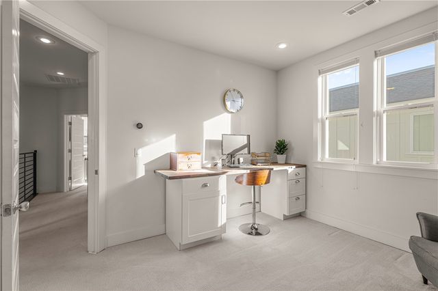 634 SW B Street, Bentonville, AR 72712