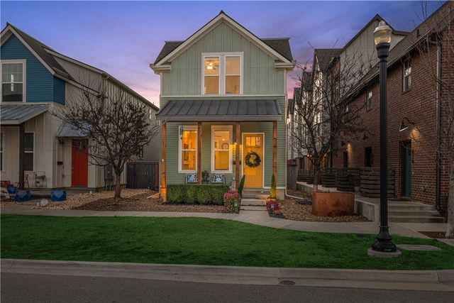 634 SW B Street, Bentonville, AR 72712