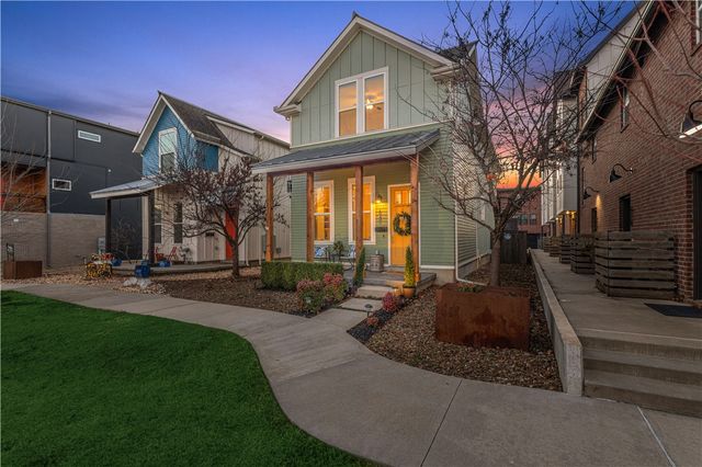 634 SW B Street, Bentonville, AR 72712