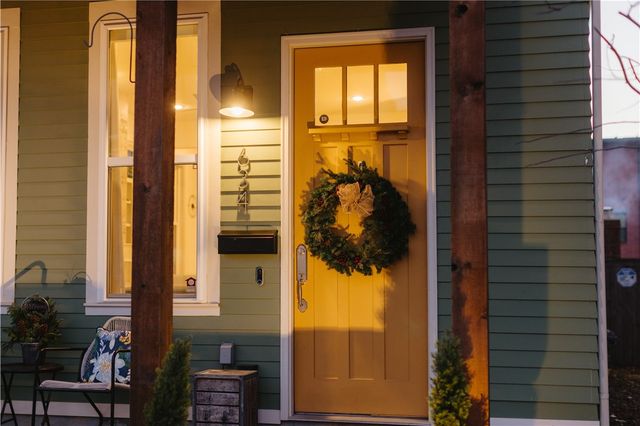 634 SW B Street, Bentonville, AR 72712