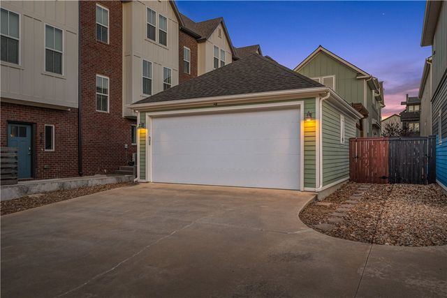 634 SW B Street, Bentonville, AR 72712