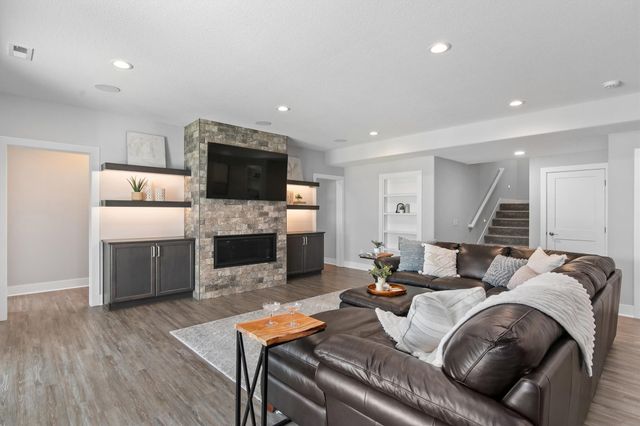 4829 159th Street, Urbandale, IA 50323