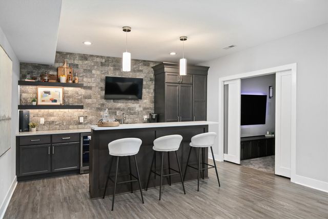 4829 159th Street, Urbandale, IA 50323