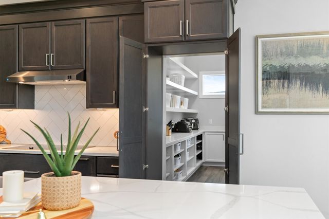 4829 159th Street, Urbandale, IA 50323