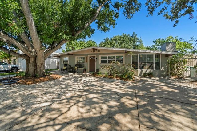 2903 W PAXTON, Tampa, FL 33611