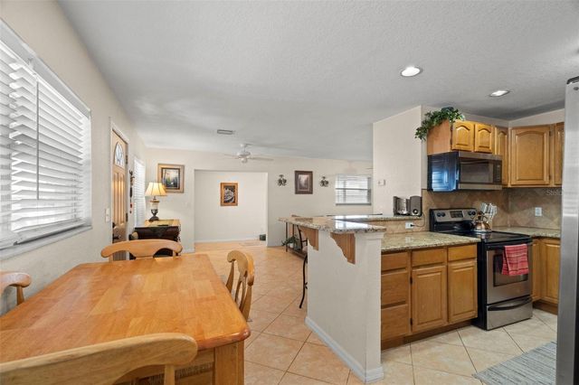 2903 W PAXTON, Tampa, FL 33611