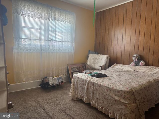 2214 N MONROE ST, Baltimore, MD 21217