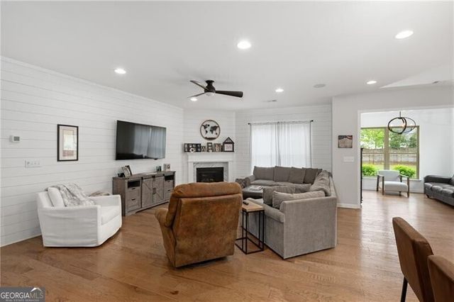 800 Ivy Crest Lane, Canton, GA 30115