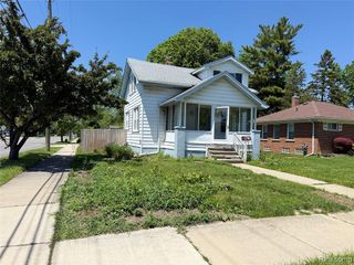 834 W Houstonia Avenue, Royal Oak, MI 48073
