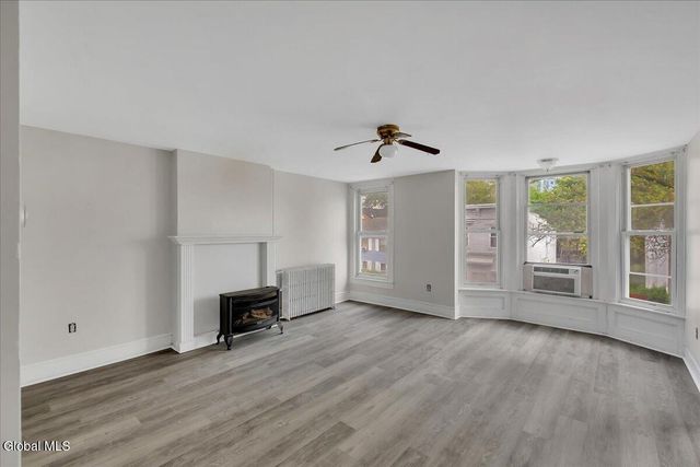 715 2nd Avenue, Troy, NY 12182