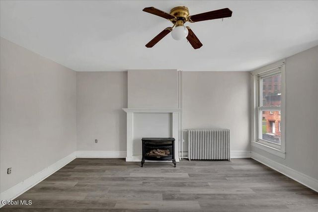 715 2nd Avenue, Troy, NY 12182
