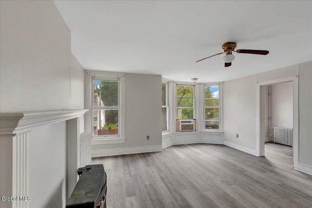 715 2nd Avenue, Troy, NY 12182