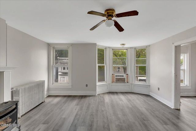 715 2nd Avenue, Troy, NY 12182