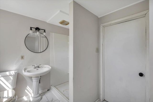715 2nd Avenue, Troy, NY 12182