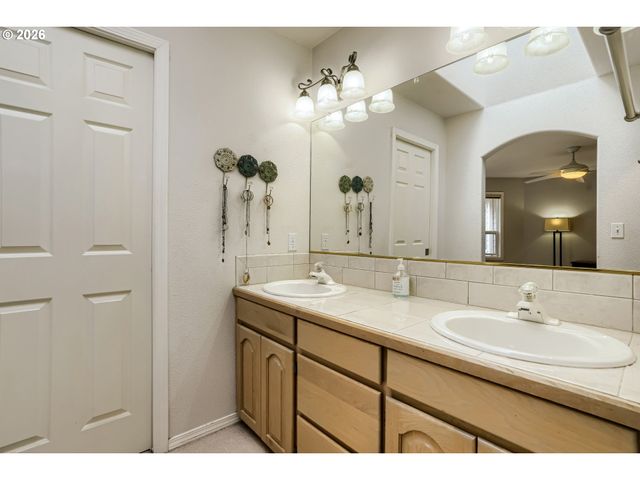 630 Nw KLICKITAT St, Camas, WA 98607