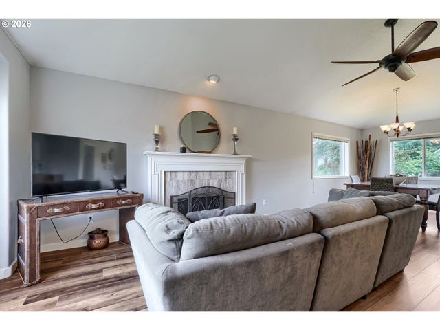 630 Nw KLICKITAT St, Camas, WA 98607