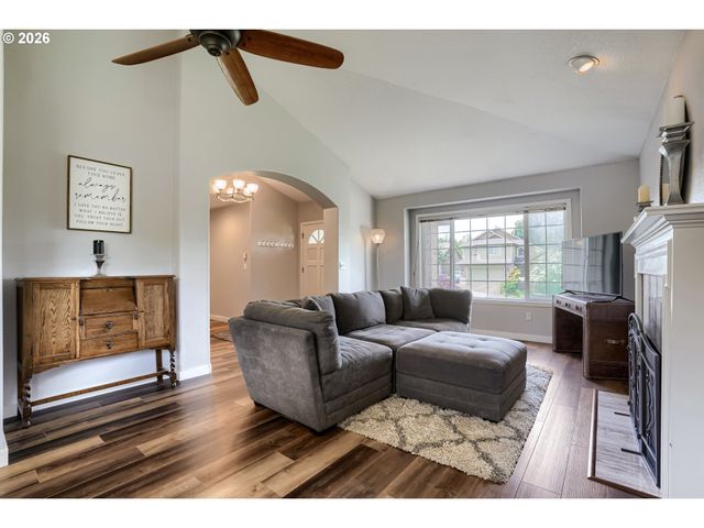 630 Nw KLICKITAT St, Camas, WA 98607