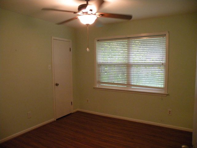 213 Duerr Drive, Bellville, TX 77418