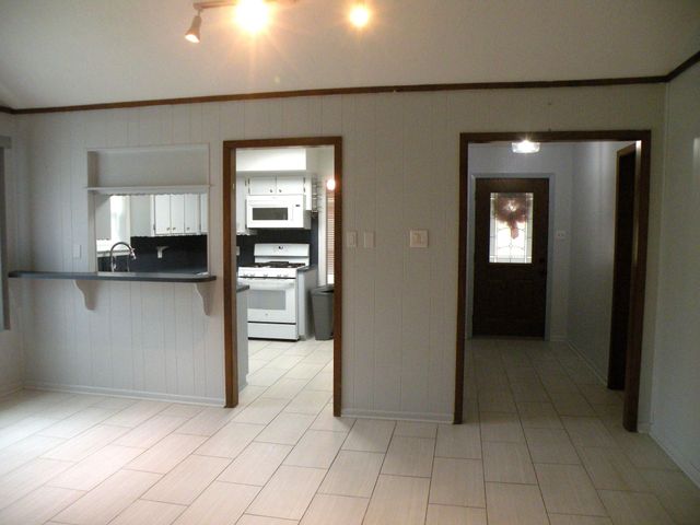 213 Duerr Drive, Bellville, TX 77418