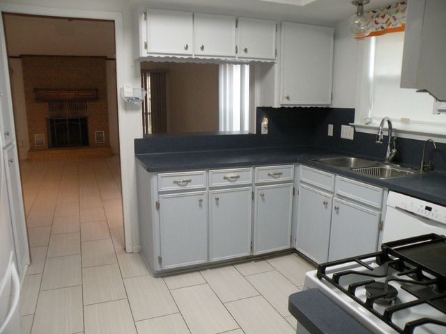 213 Duerr Drive, Bellville, TX 77418