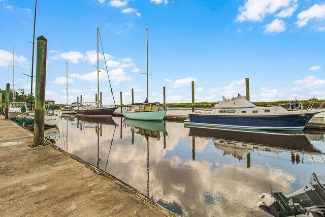 91 Screven Street Bldg D Unit 309, Darien, GA 31305