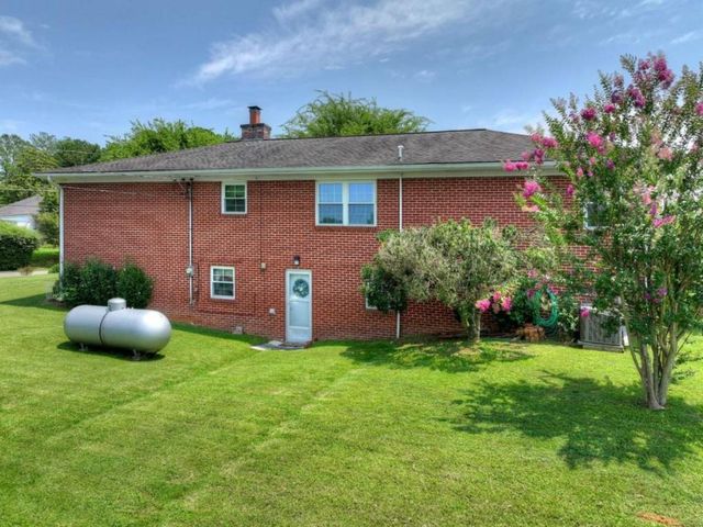 210 Lavista Drive, Blue Ridge, GA 30513
