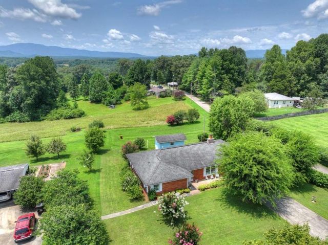 210 Lavista Drive, Blue Ridge, GA 30513