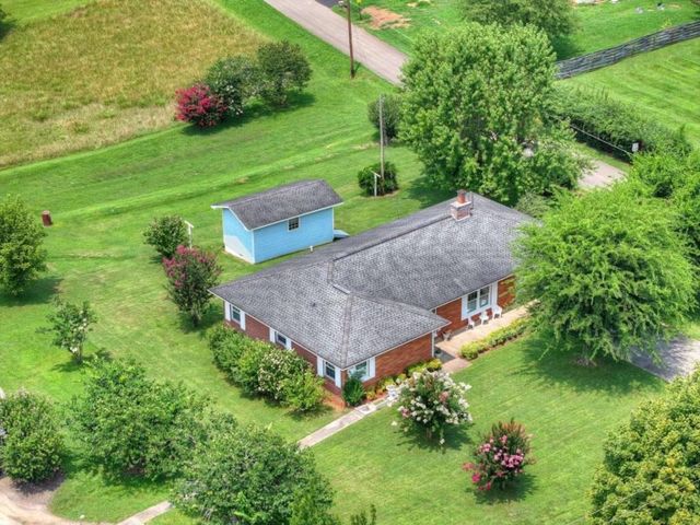 210 Lavista Drive, Blue Ridge, GA 30513