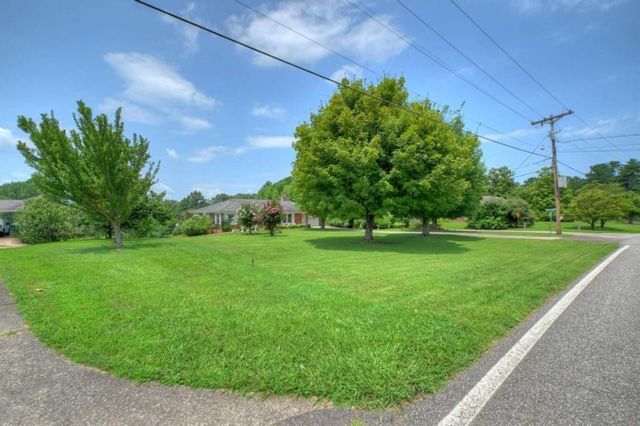 210 Lavista Drive, Blue Ridge, GA 30513