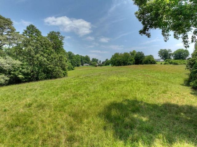 210 Lavista Drive, Blue Ridge, GA 30513