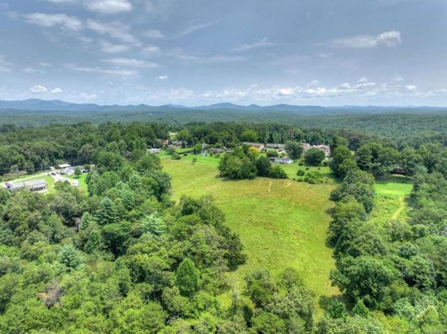 210 Lavista Drive, Blue Ridge, GA 30513