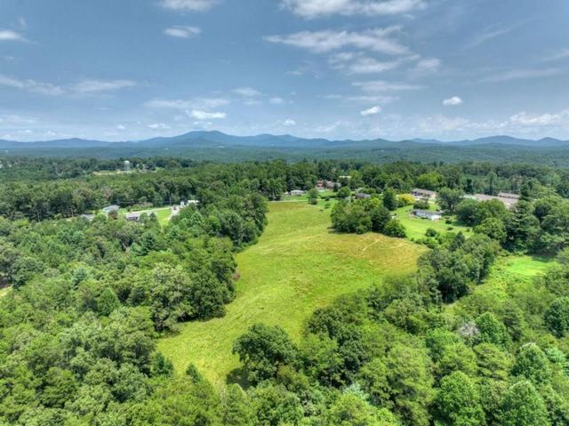 210 Lavista Drive, Blue Ridge, GA 30513