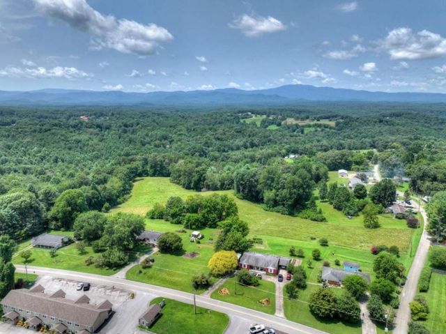 210 Lavista Drive, Blue Ridge, GA 30513